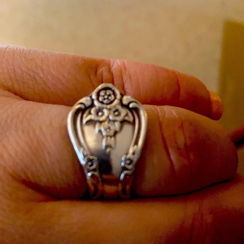 Beautiful sterling silver wrap ring.